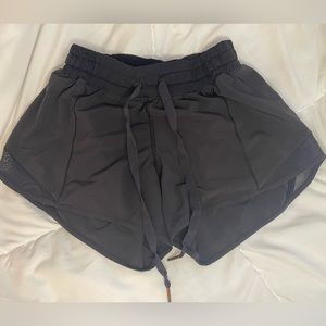 Lululemon Hotty Hot Low-Rise 2.5”